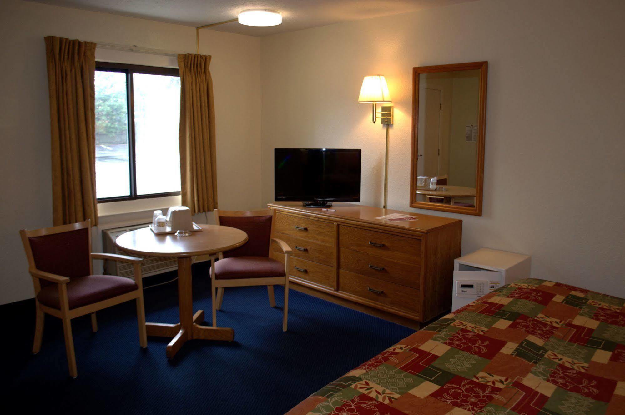 Budget Host Inn Sandusky Eksteriør billede