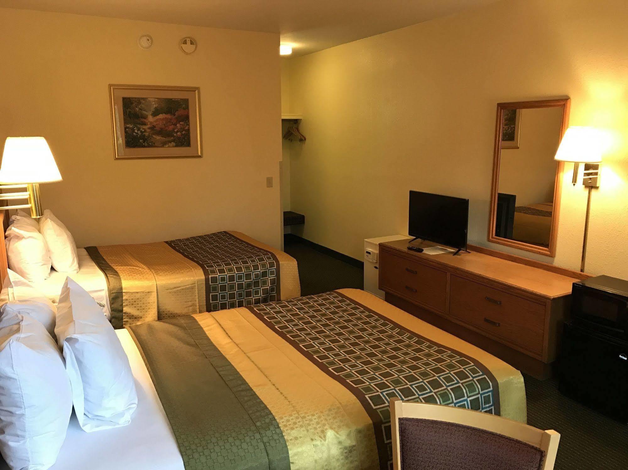 Budget Host Inn Sandusky Eksteriør billede