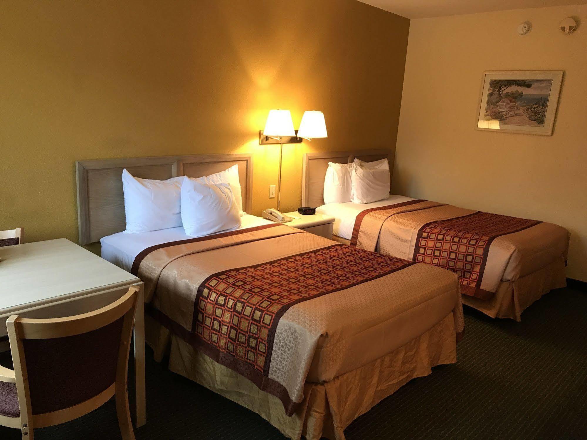 Budget Host Inn Sandusky Eksteriør billede