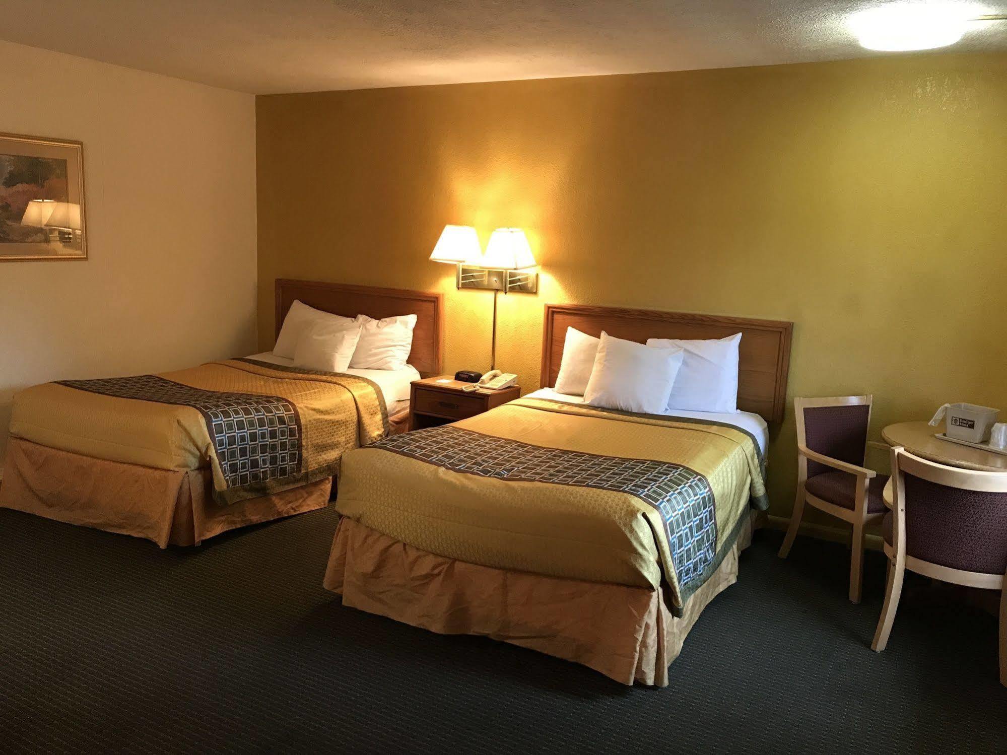 Budget Host Inn Sandusky Eksteriør billede