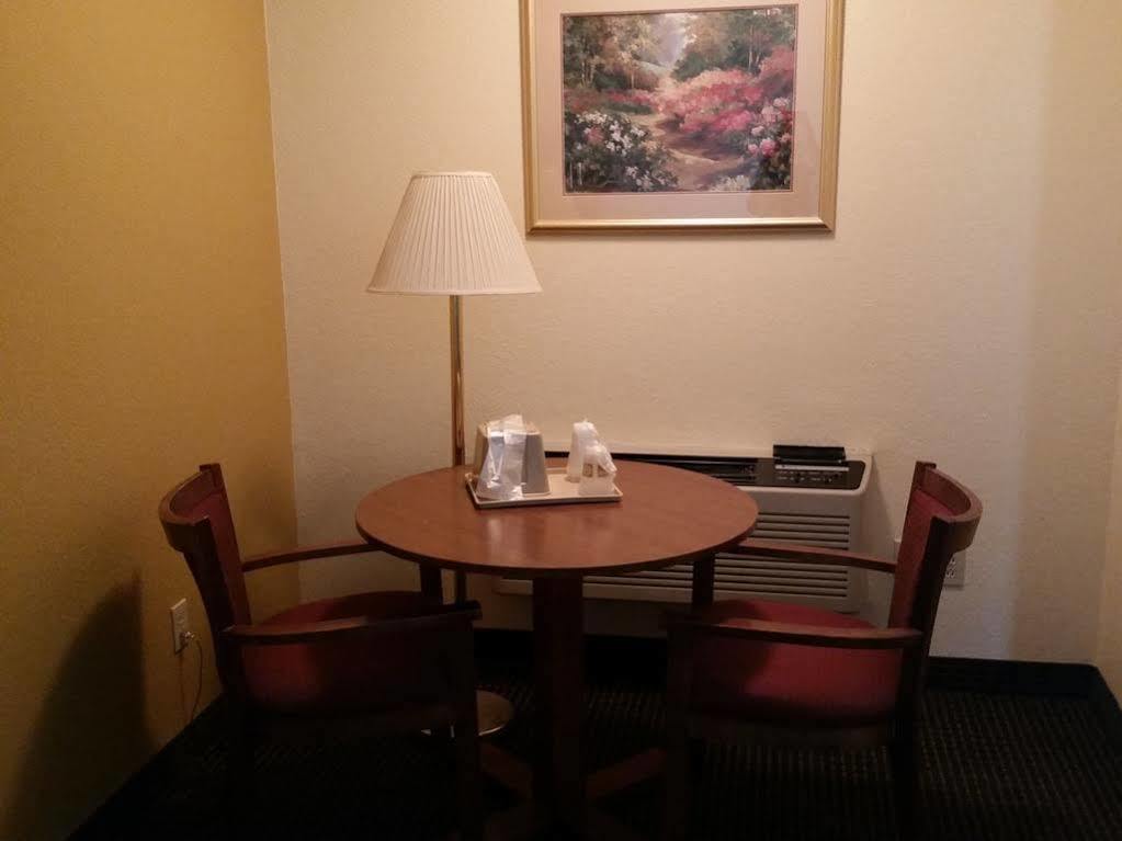 Budget Host Inn Sandusky Eksteriør billede